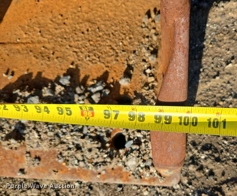 image for item EC0937 Caterpillar wheel loader grapple bucket