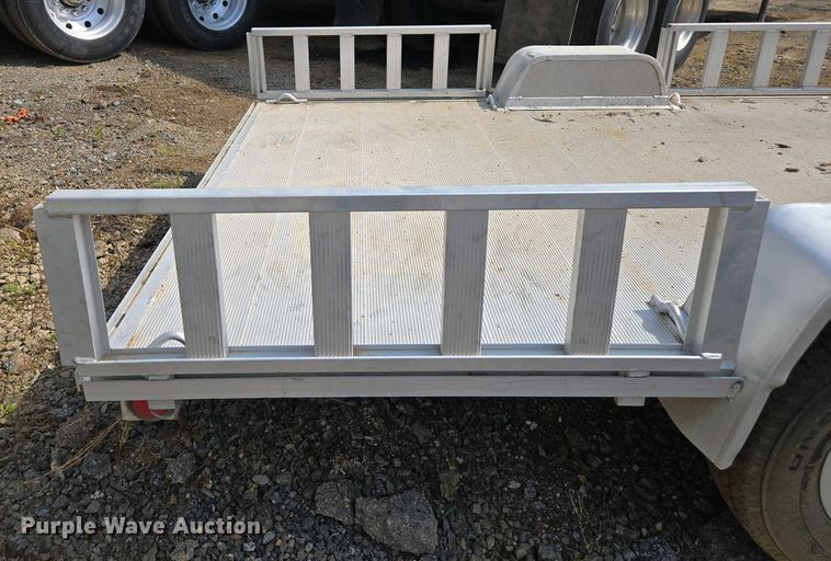 image for item EC0942 2010 Aluma A212 utility trailer