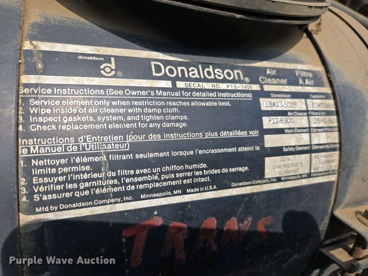 image for item EC0943 1989 Ford L7000 fuel / lube truck