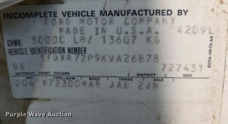 image for item EC0943 1989 Ford L7000 fuel / lube truck