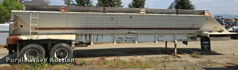 image for item EC0948 1993 Red River LB 237 live bottom trailer