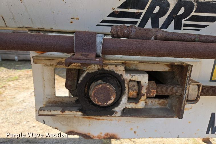 image for item EC0948 1993 Red River LB 237 live bottom trailer