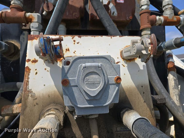 image for item EC0948 1993 Red River LB 237 live bottom trailer