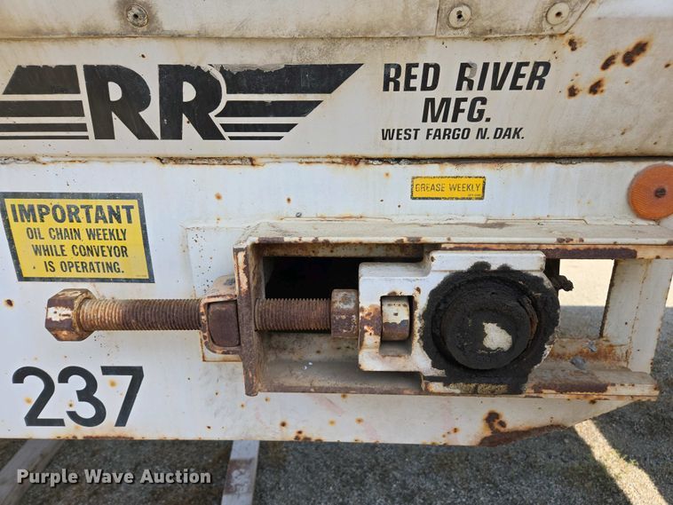 image for item EC0948 1993 Red River LB 237 live bottom trailer