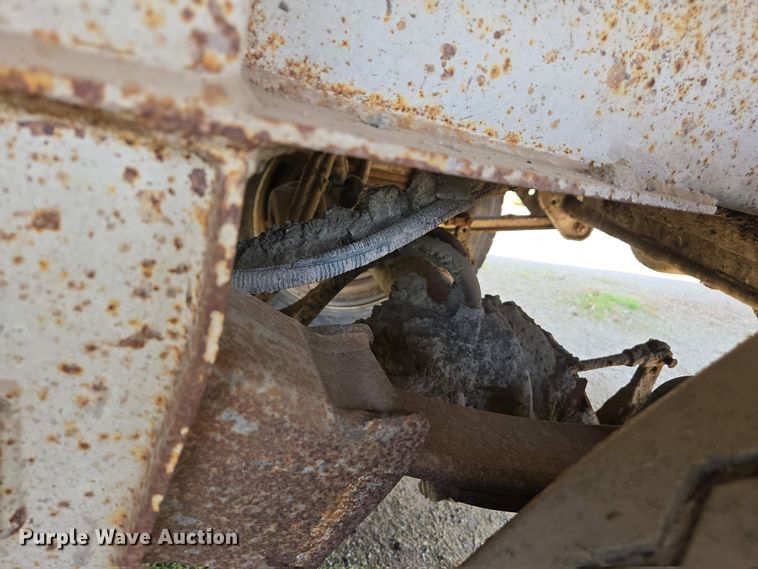 image for item EC0948 1993 Red River LB 237 live bottom trailer