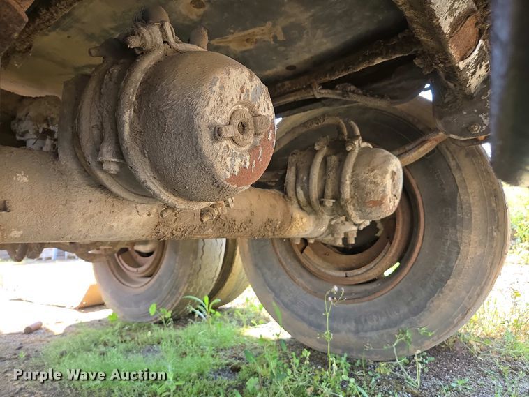 image for item EC0948 1993 Red River LB 237 live bottom trailer
