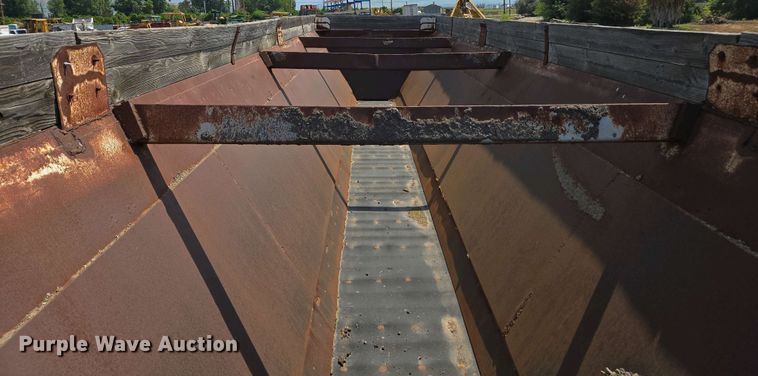 image for item EC0948 1993 Red River LB 237 live bottom trailer