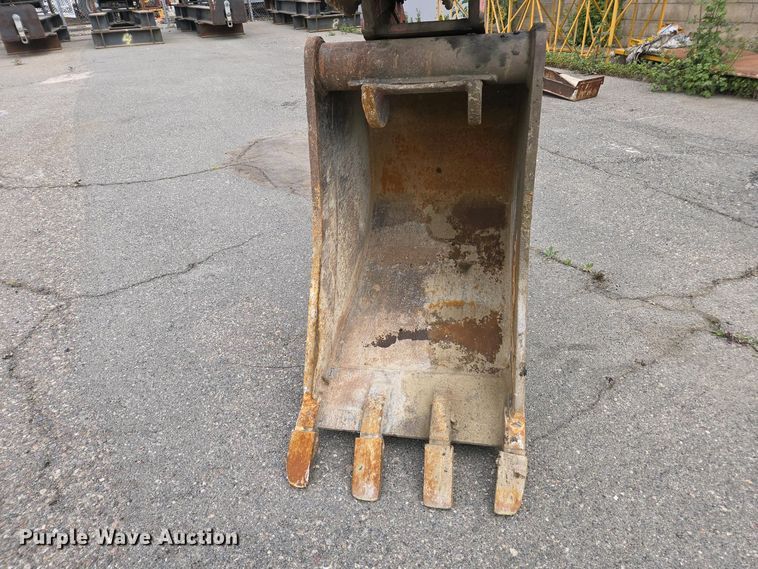 image for item EC0956 2020 John Deere 710L backhoe