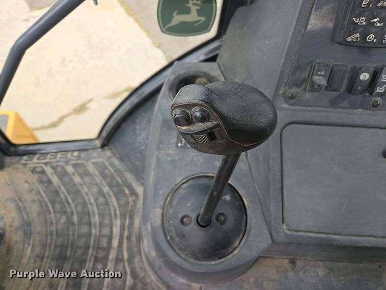 image for item EC0956 2020 John Deere 710L backhoe