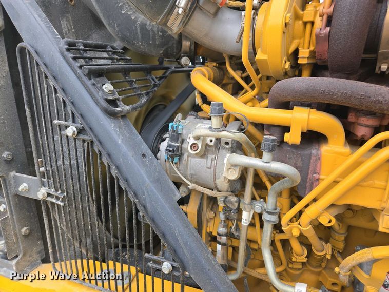 image for item EC0956 2020 John Deere 710L backhoe