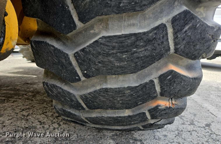 image for item EC0956 2020 John Deere 710L backhoe