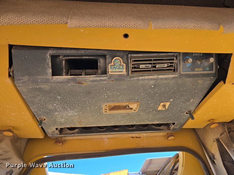 image for item EC0959 1992 Vermeer T850 trencher