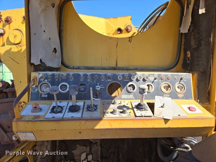 image for item EC0959 1992 Vermeer T850 trencher