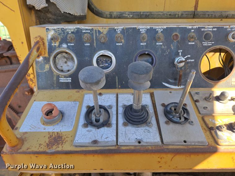 image for item EC0959 1992 Vermeer T850 trencher