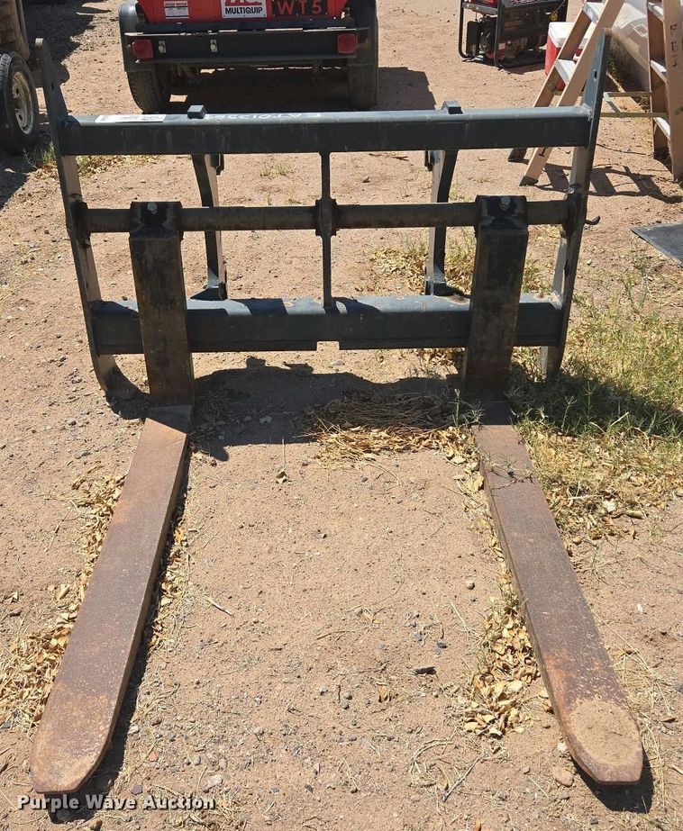 image for item EC0962 Paladin wheel loader forks