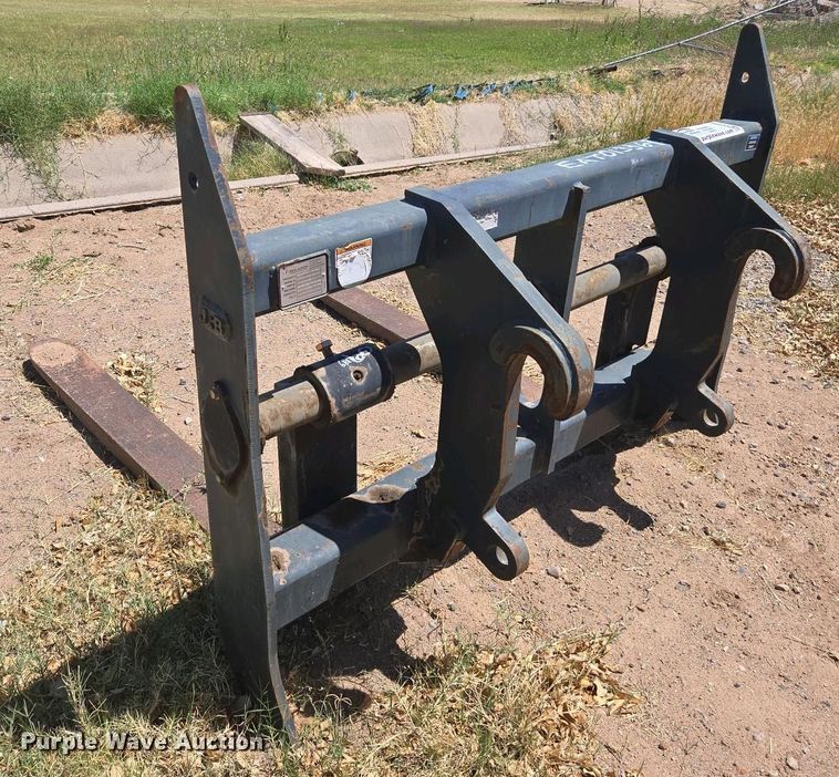 image for item EC0962 Paladin wheel loader forks