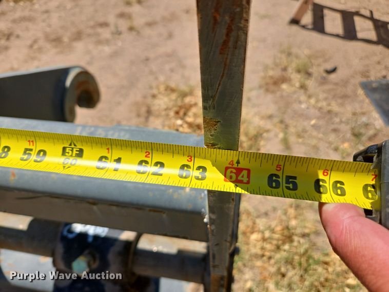 image for item EC0962 Paladin wheel loader forks