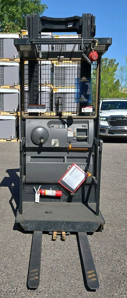 image for item EC0963 2015 Crown SP3520-30 order picker