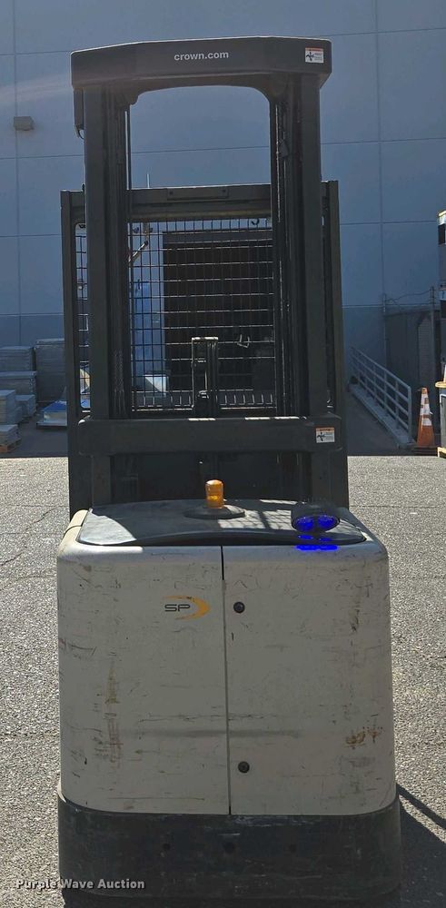 image for item EC0963 2015 Crown SP3520-30 order picker