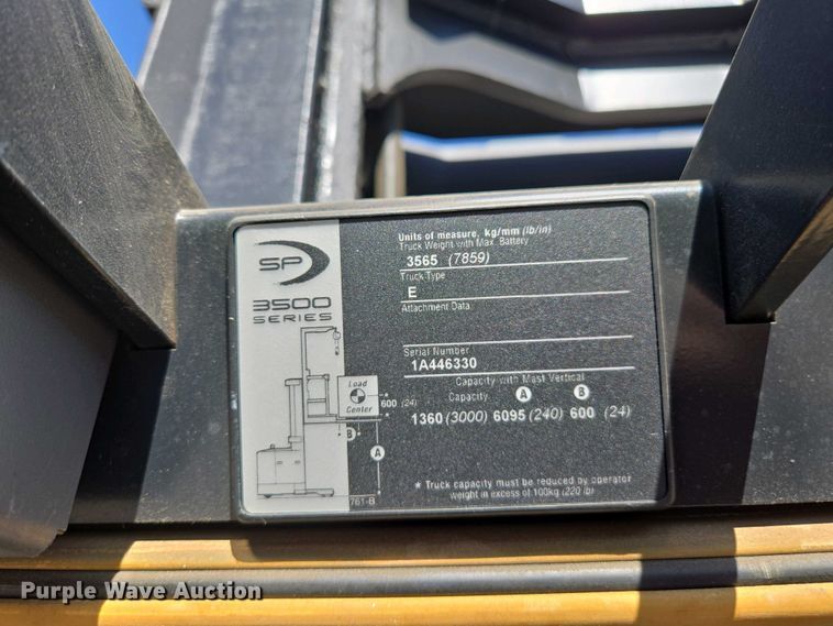 image for item EC0963 2015 Crown SP3520-30 order picker