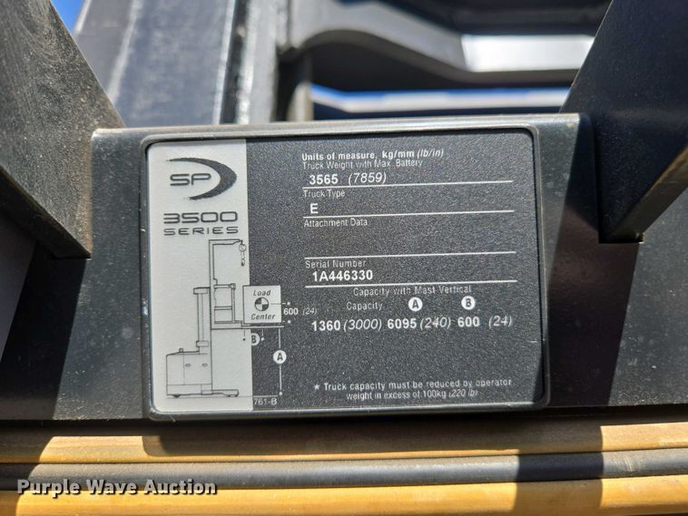 image for item EC0963 2015 Crown SP3520-30 order picker