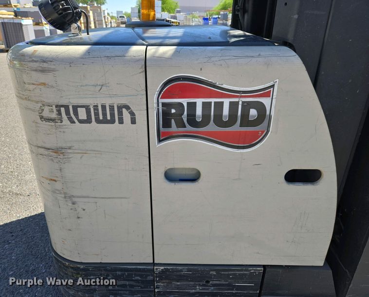 image for item EC0964 2015 Crown SP3520-30 order picker