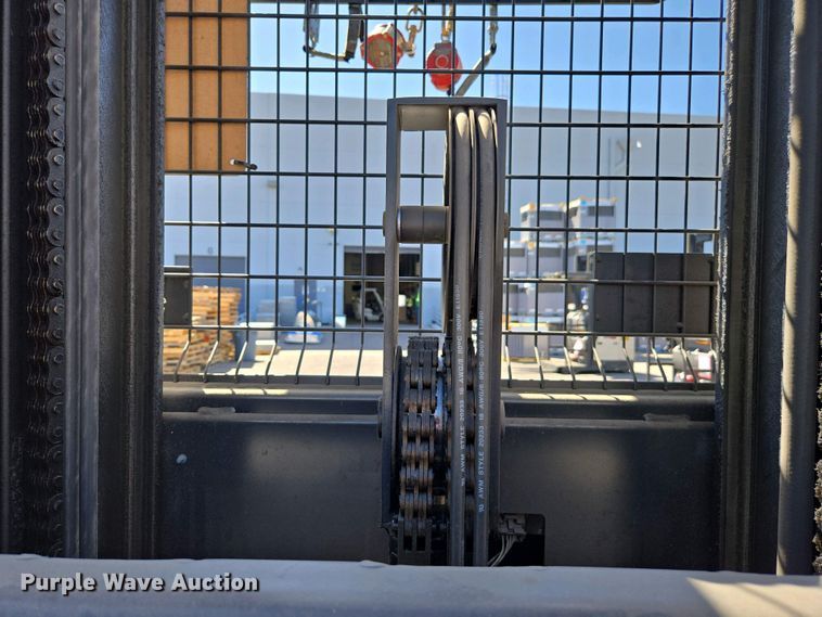 image for item EC0964 2015 Crown SP3520-30 order picker