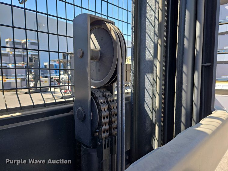 image for item EC0964 2015 Crown SP3520-30 order picker