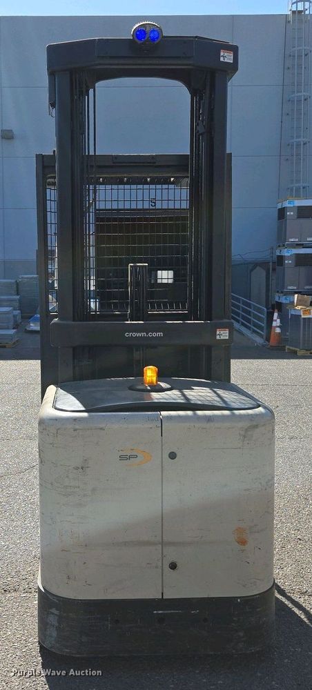 image for item EC0965 2016 Crown SP3520-30 order picker