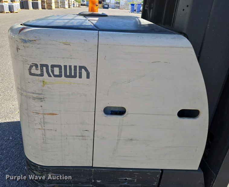 image for item EC0965 2016 Crown SP3520-30 order picker