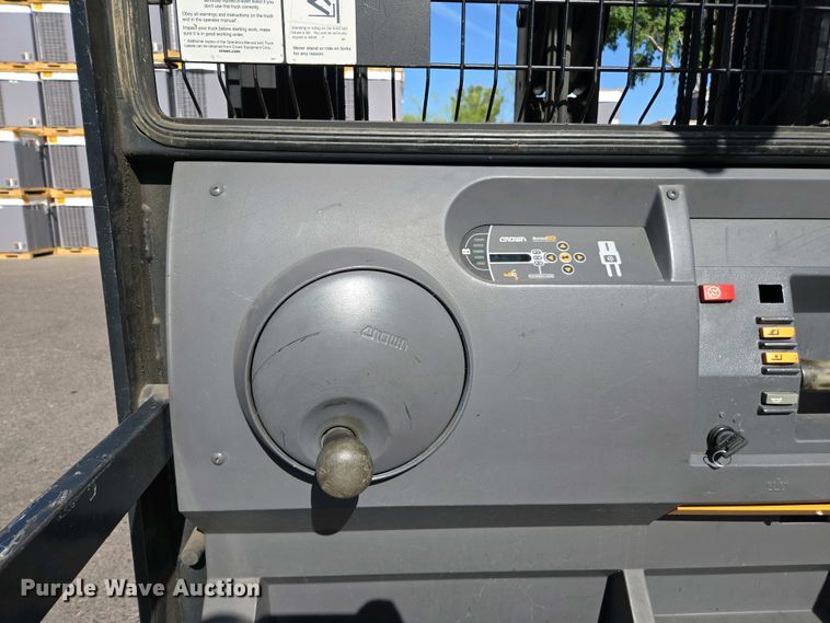 image for item EC0965 2016 Crown SP3520-30 order picker