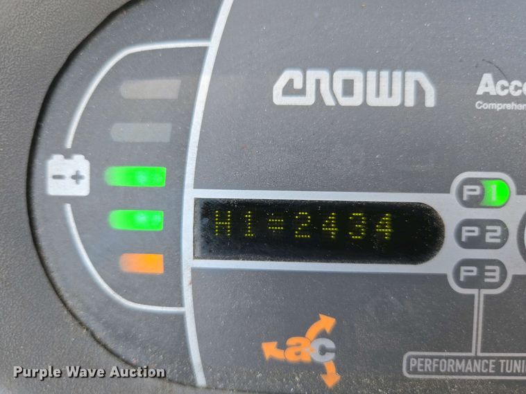 image for item EC0965 2016 Crown SP3520-30 order picker