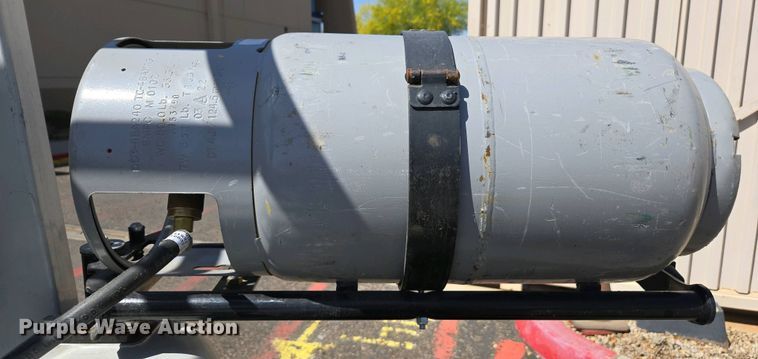 image for item EC0966 2016 UniCarriers CFS40 forklift