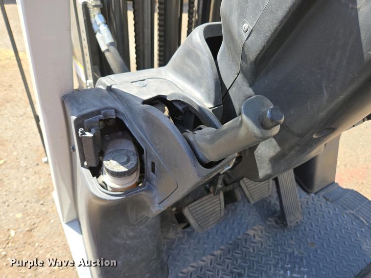 image for item EC0966 2016 UniCarriers CFS40 forklift