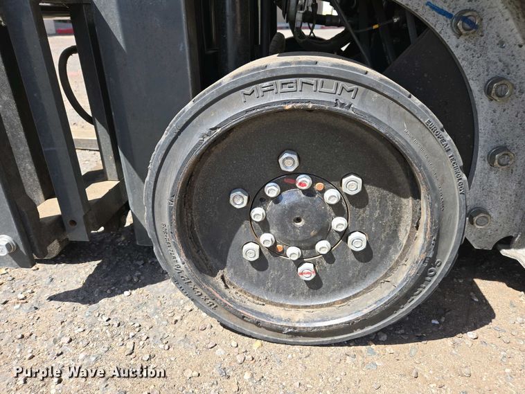 image for item EC0966 2016 UniCarriers CFS40 forklift