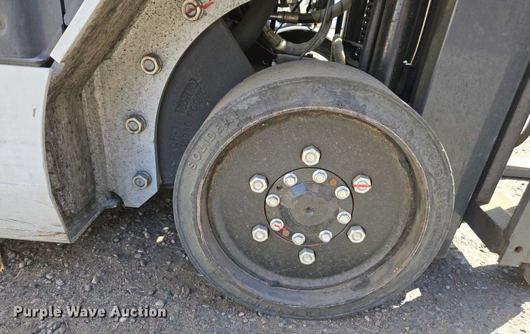 image for item EC0966 2016 UniCarriers CFS40 forklift