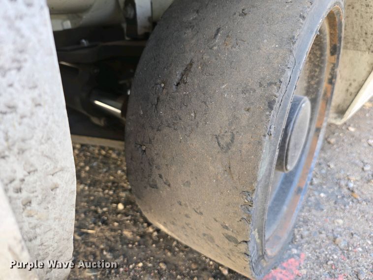 image for item EC0966 2016 UniCarriers CFS40 forklift