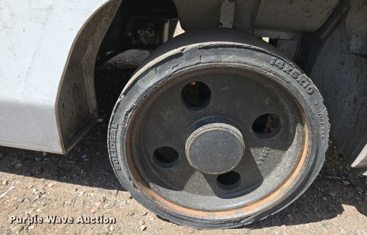 image for item EC0966 2016 UniCarriers CFS40 forklift