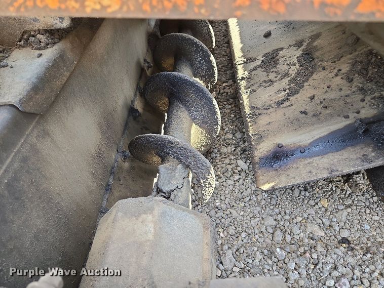 image for item EC0973 1999 ProPaver 813 RT paver