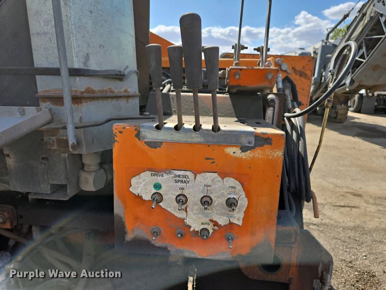 image for item EC0973 1999 ProPaver 813 RT paver