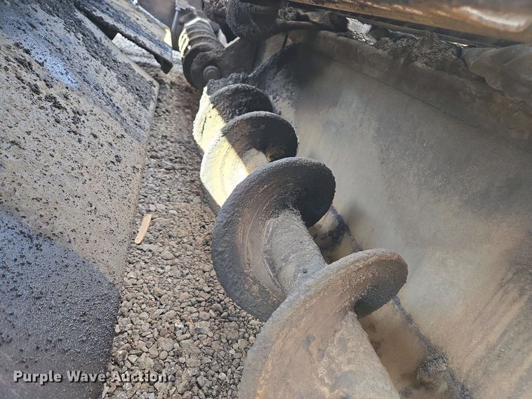 image for item EC0973 1999 ProPaver 813 RT paver