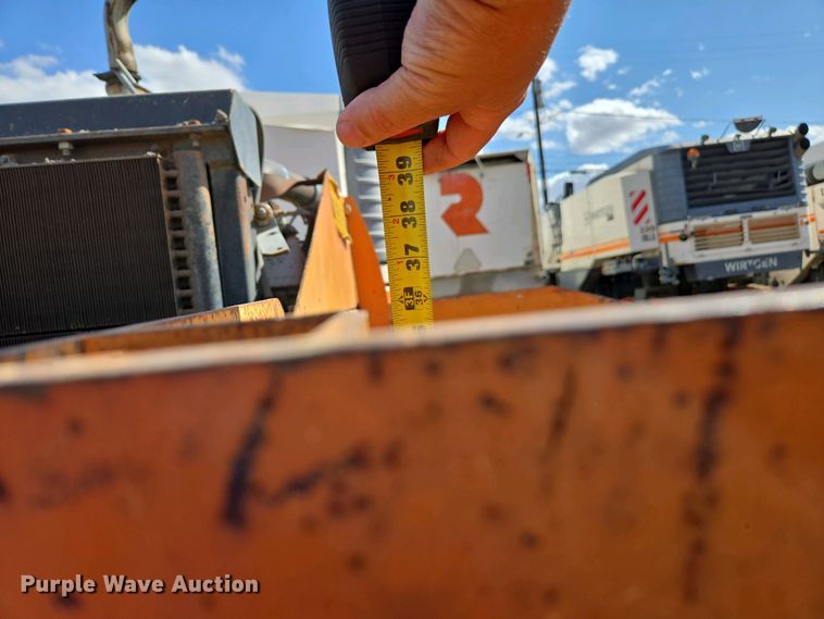 image for item EC0973 1999 ProPaver 813 RT paver