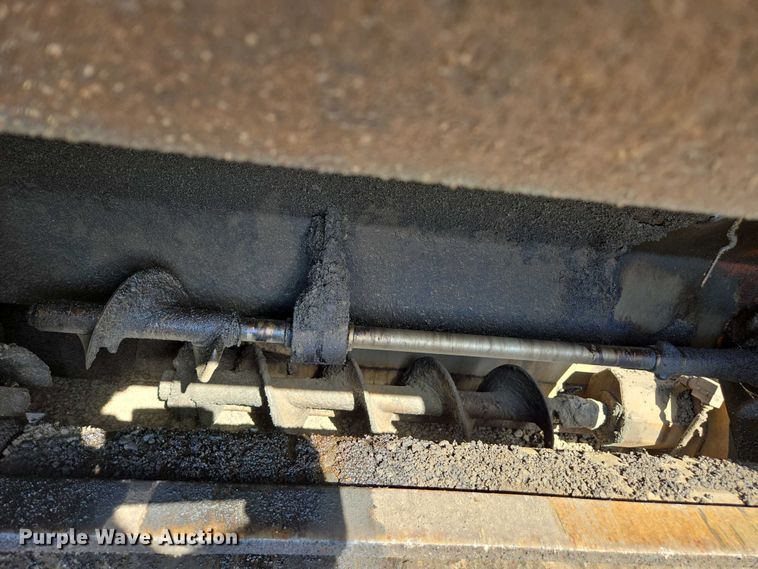 image for item EC0973 1999 ProPaver 813 RT paver