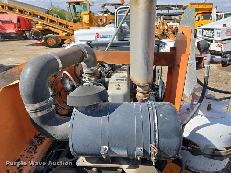 image for item EC0973 1999 ProPaver 813 RT paver