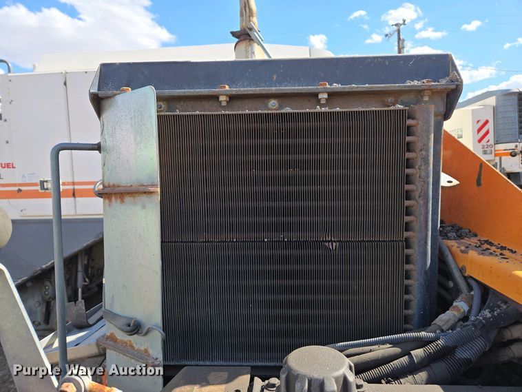 image for item EC0973 1999 ProPaver 813 RT paver