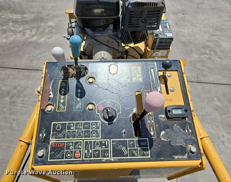 image for item EC0975 2017 Vermeer RTX 130 trencher