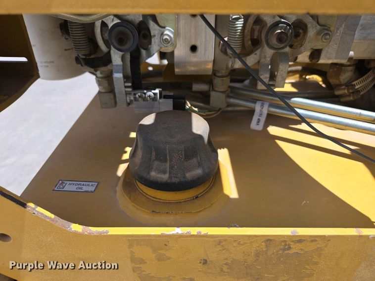 image for item EC0975 2017 Vermeer RTX 130 trencher