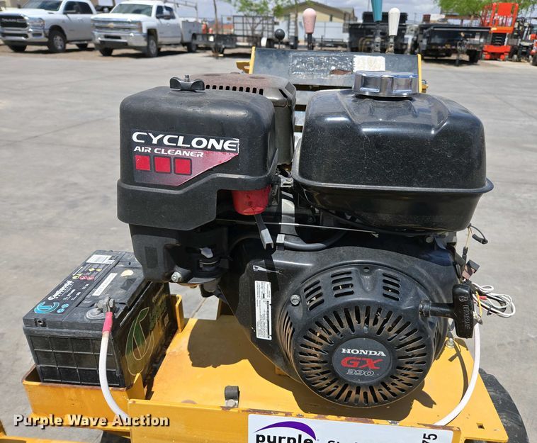 image for item EC0975 2017 Vermeer RTX 130 trencher