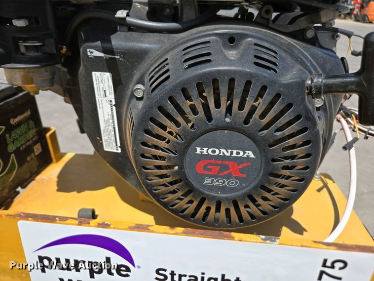 image for item EC0975 2017 Vermeer RTX 130 trencher