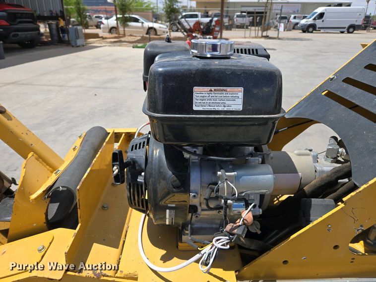 image for item EC0975 2017 Vermeer RTX 130 trencher